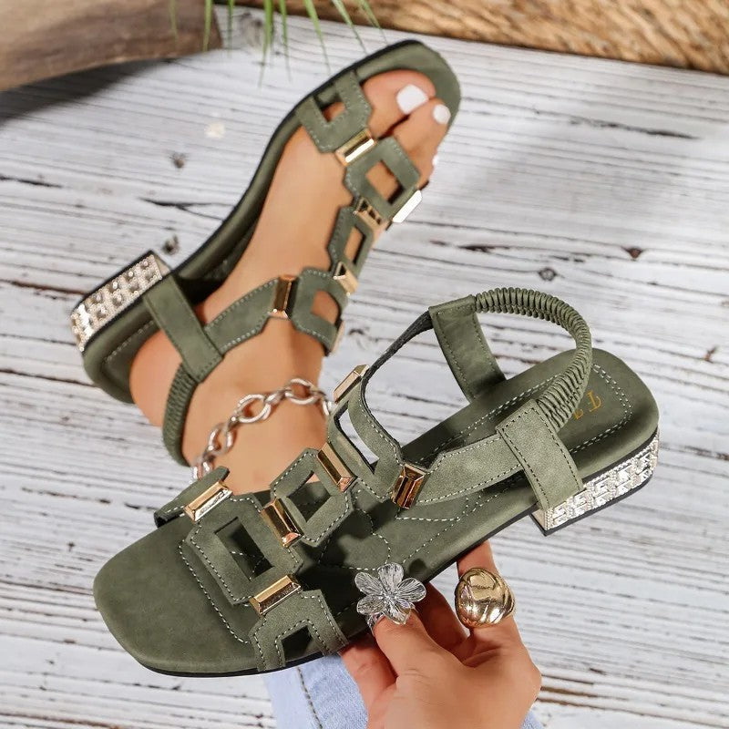PIETRA | Sandalias con tacón y detalles dorados
