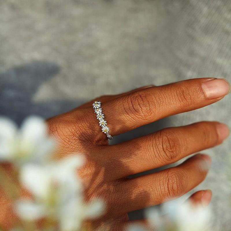 ESTELA | Anillo ajustable con margaritas